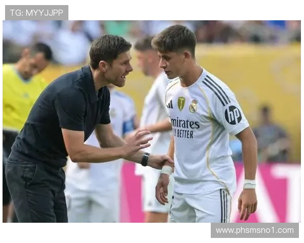 阿隆索称居莱尔是土耳其前辈与古蒂完美结合的代表 阿隆索称居莱尔是土耳其前辈与古蒂完美结合的代表