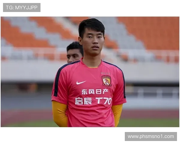 刘伟国谈捧中甲冠军奖杯激动之情及明年中超奋斗目标